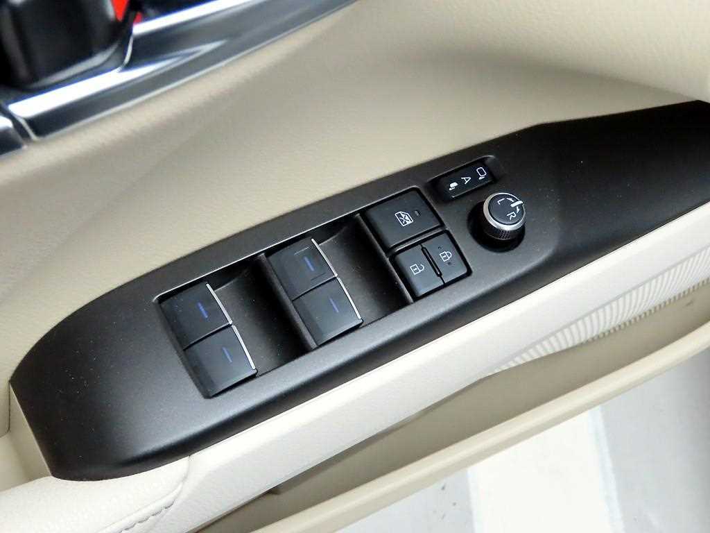 Toyota Camry - Vista 11