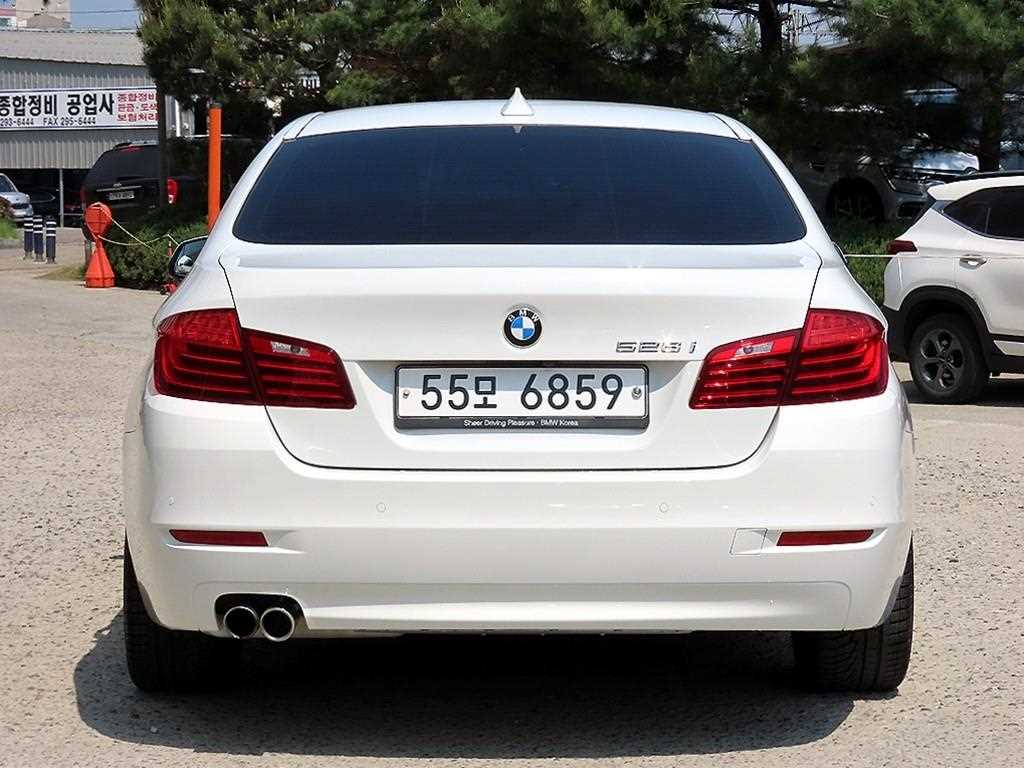 BMW 5 Series - Vista 4