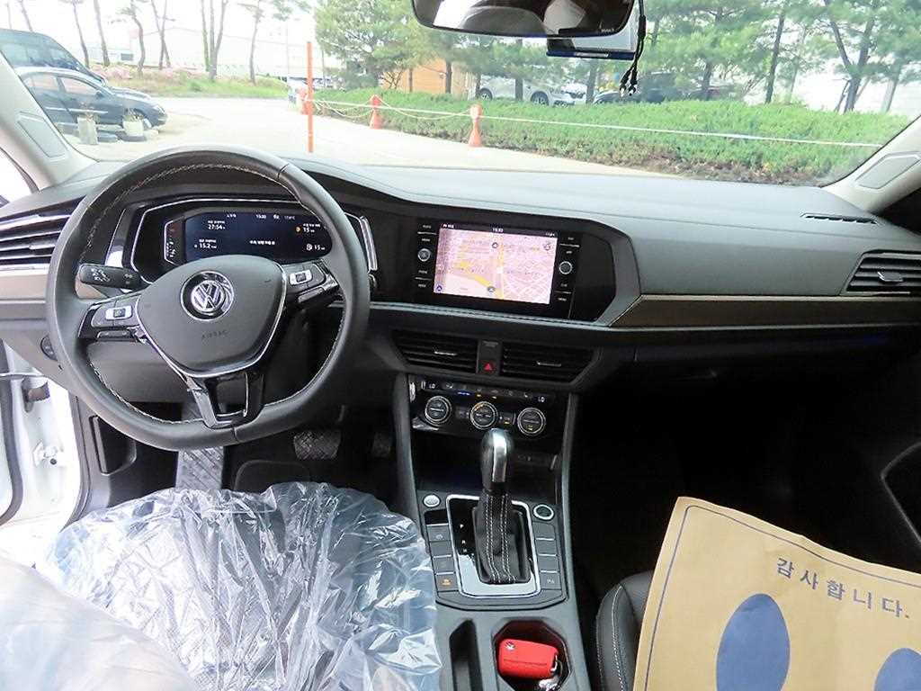 Volkswagen Jetta - Vista 7