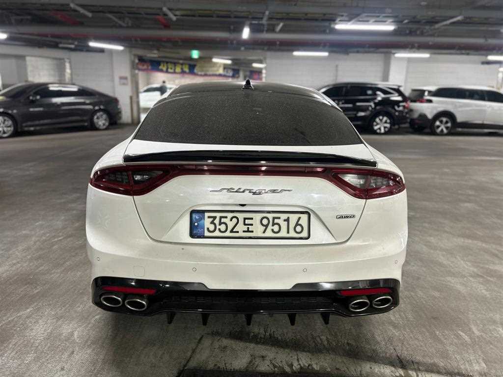 KIA Stinger - Vista 2