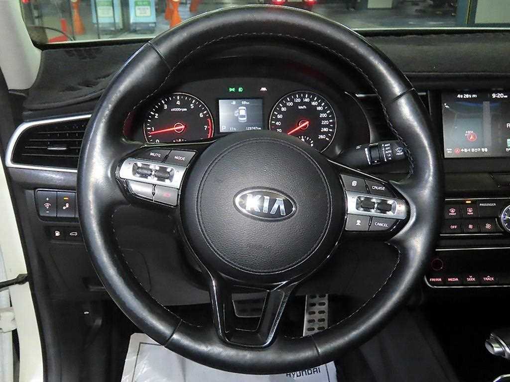 KIA K7 - Vista 8