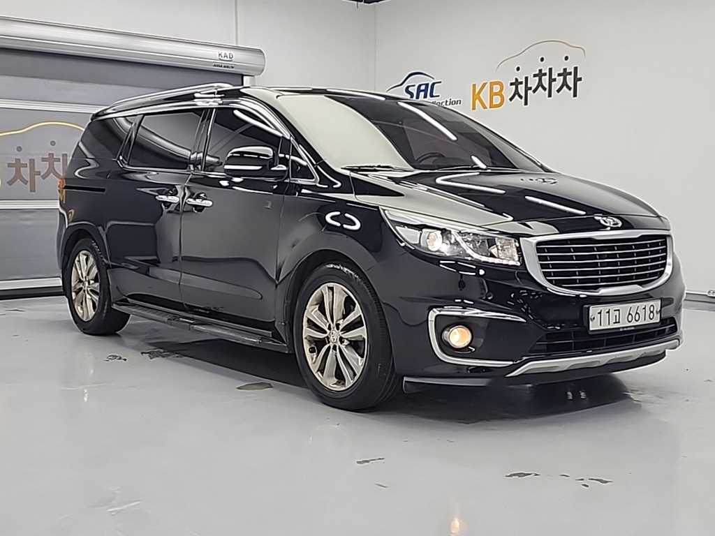 KIA Carnival - Vista 4
