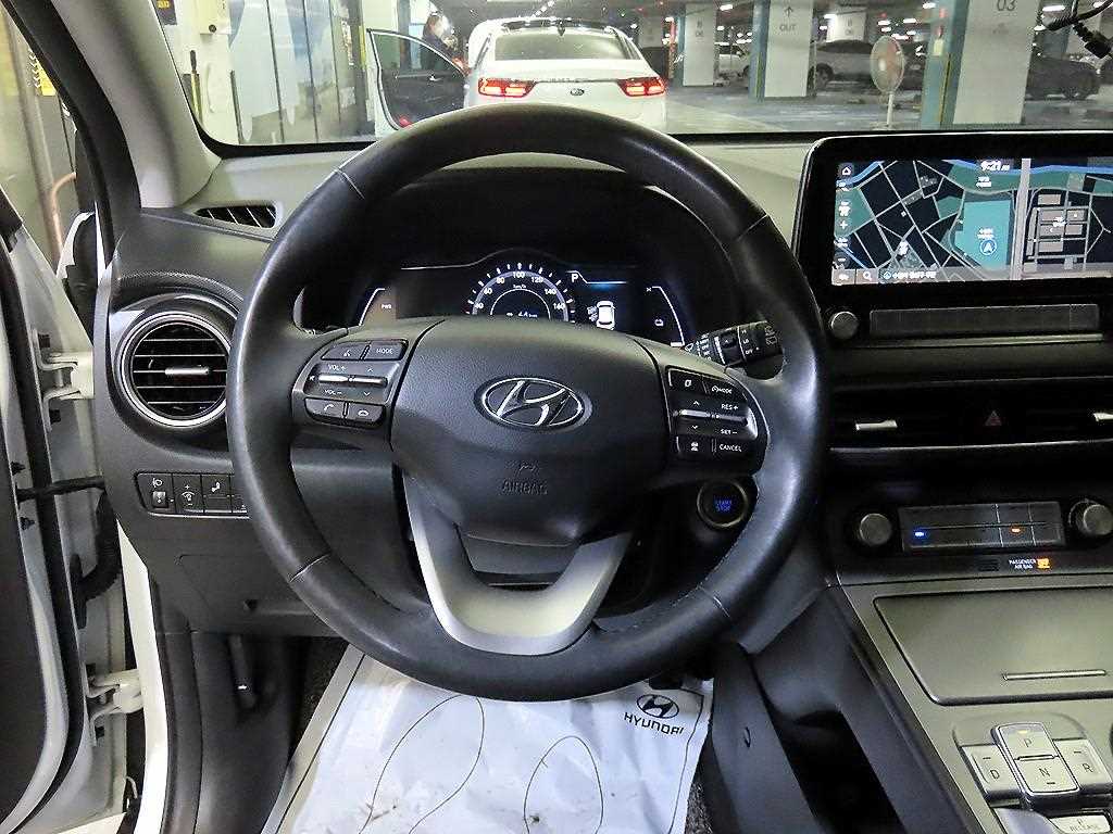 HYUNDAI Kona - Vista 8