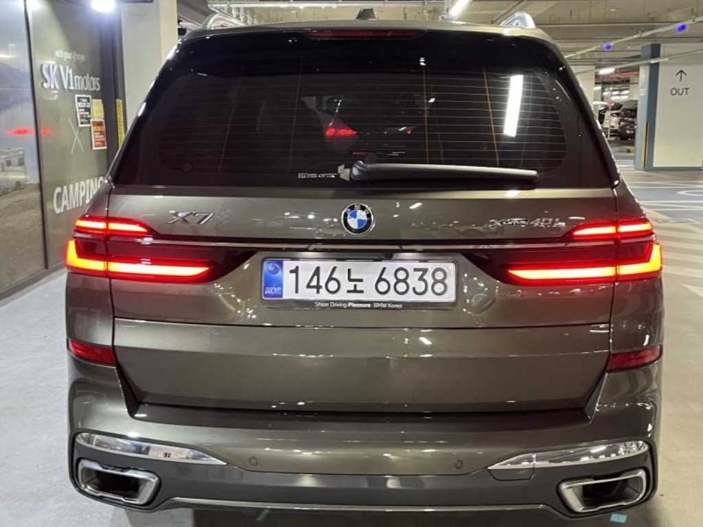 BMW X7 - Vista 4