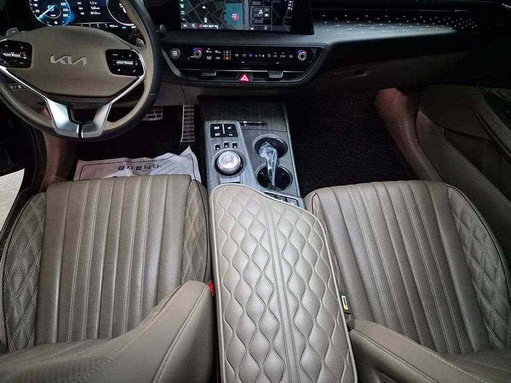 KIA K8 - Vista 10
