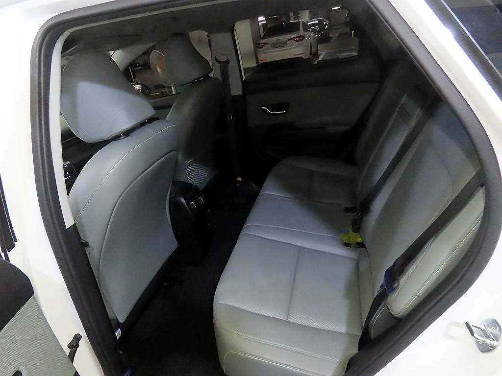 HYUNDAI Kona - Vista 7