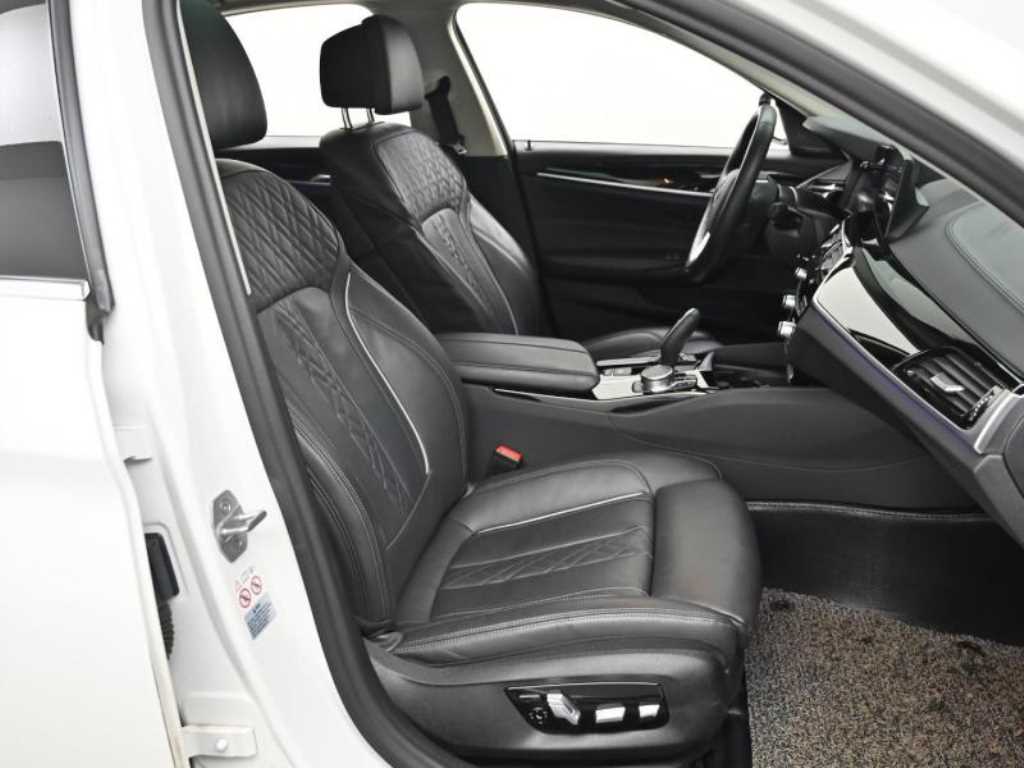 BMW 5 Series - Vista 10