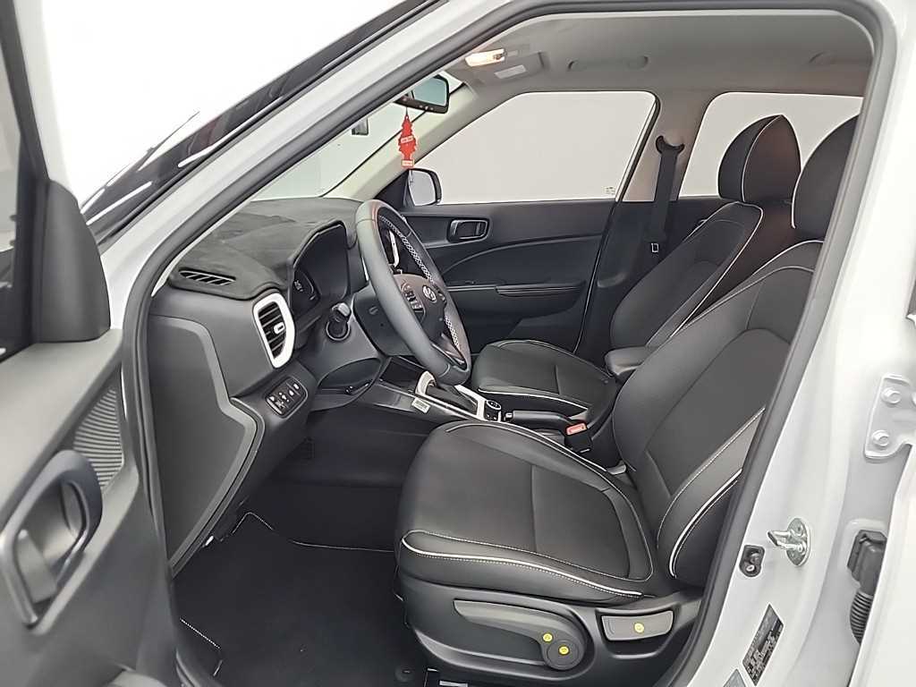 HYUNDAI Venue - Vista 11
