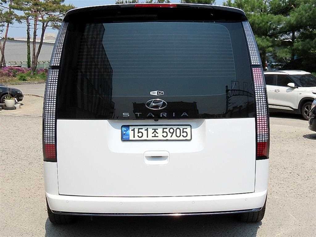 HYUNDAI Staria - Vista 4
