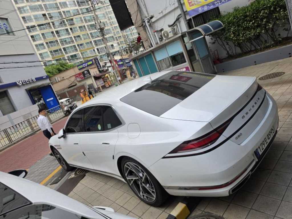 Genesis G90 - Vista 3