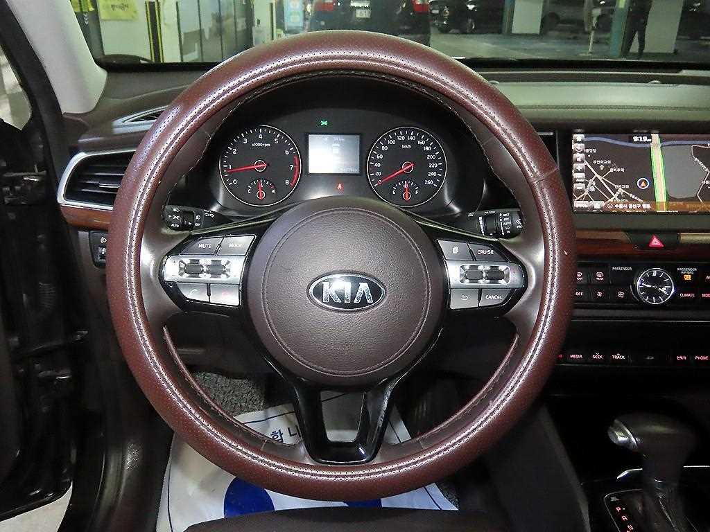 KIA K7 - Vista 7