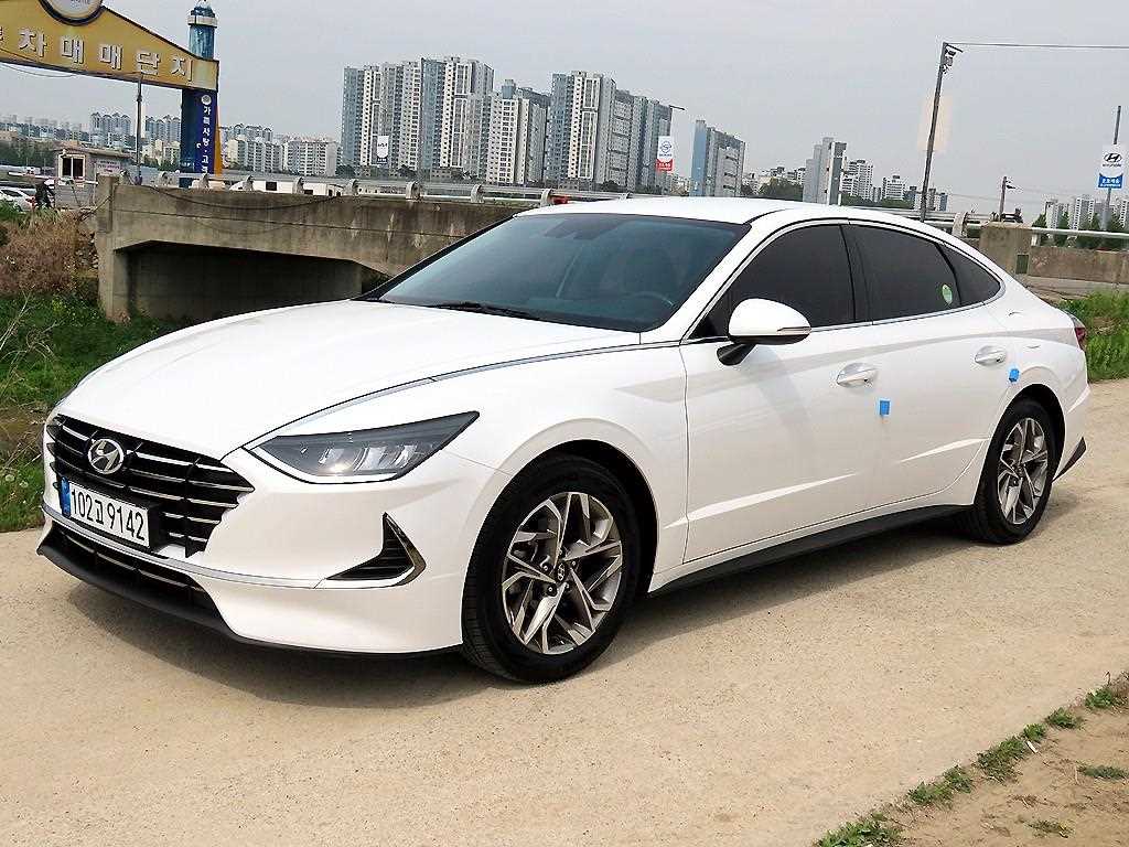 HYUNDAI Sonata - Vista 2