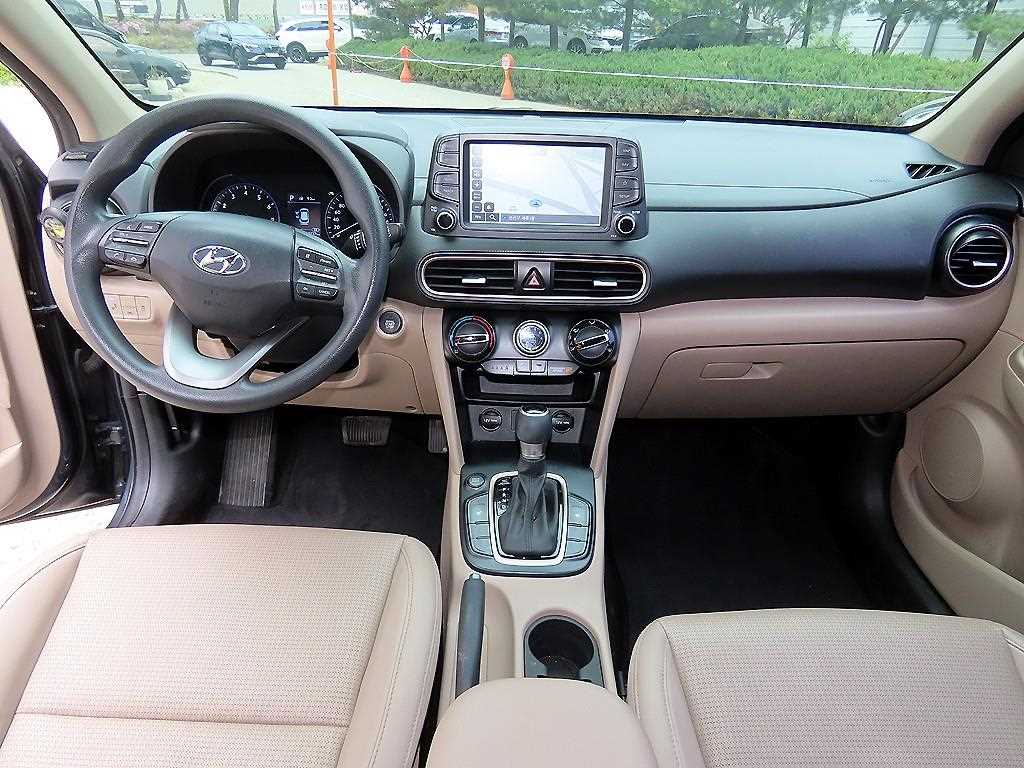HYUNDAI Kona - Vista 7