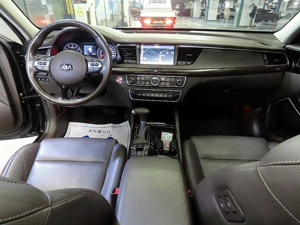 KIA K7 - Vista 10