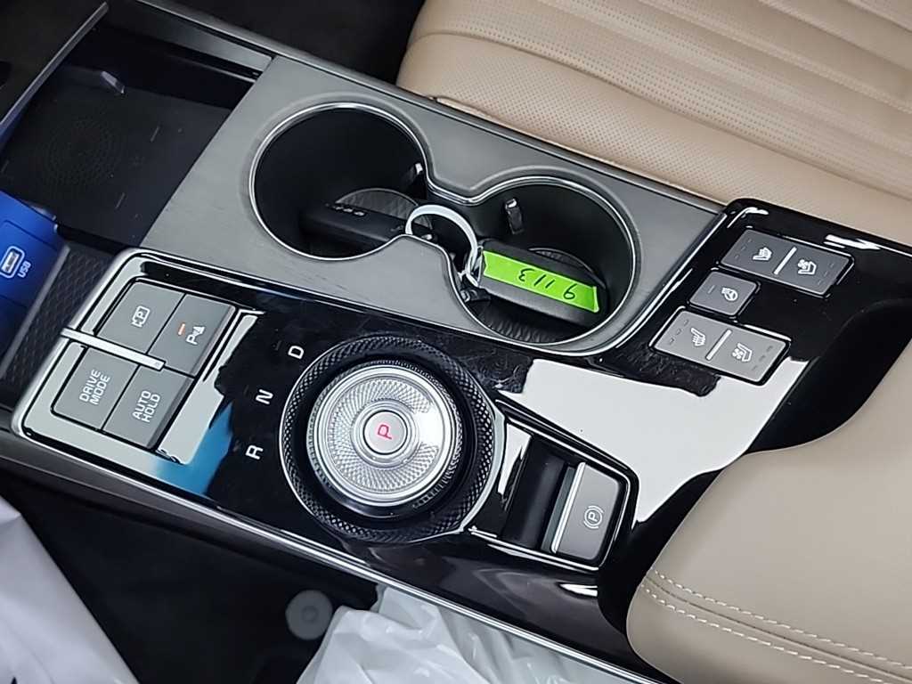 KIA K8 - Vista 8