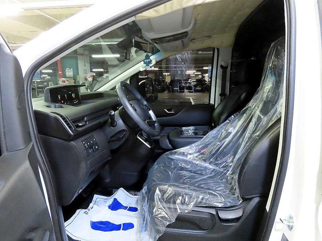 HYUNDAI Staria - Vista 6