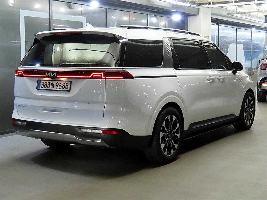 KIA Carnival - Vista 4