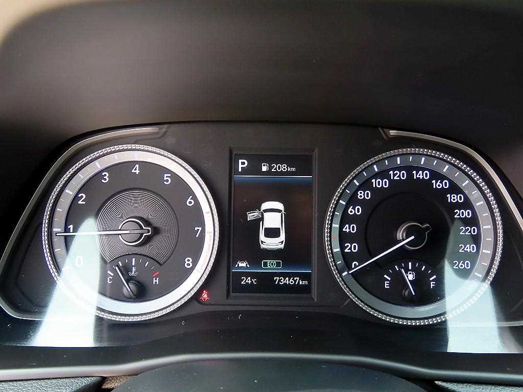 HYUNDAI Sonata - Vista 8