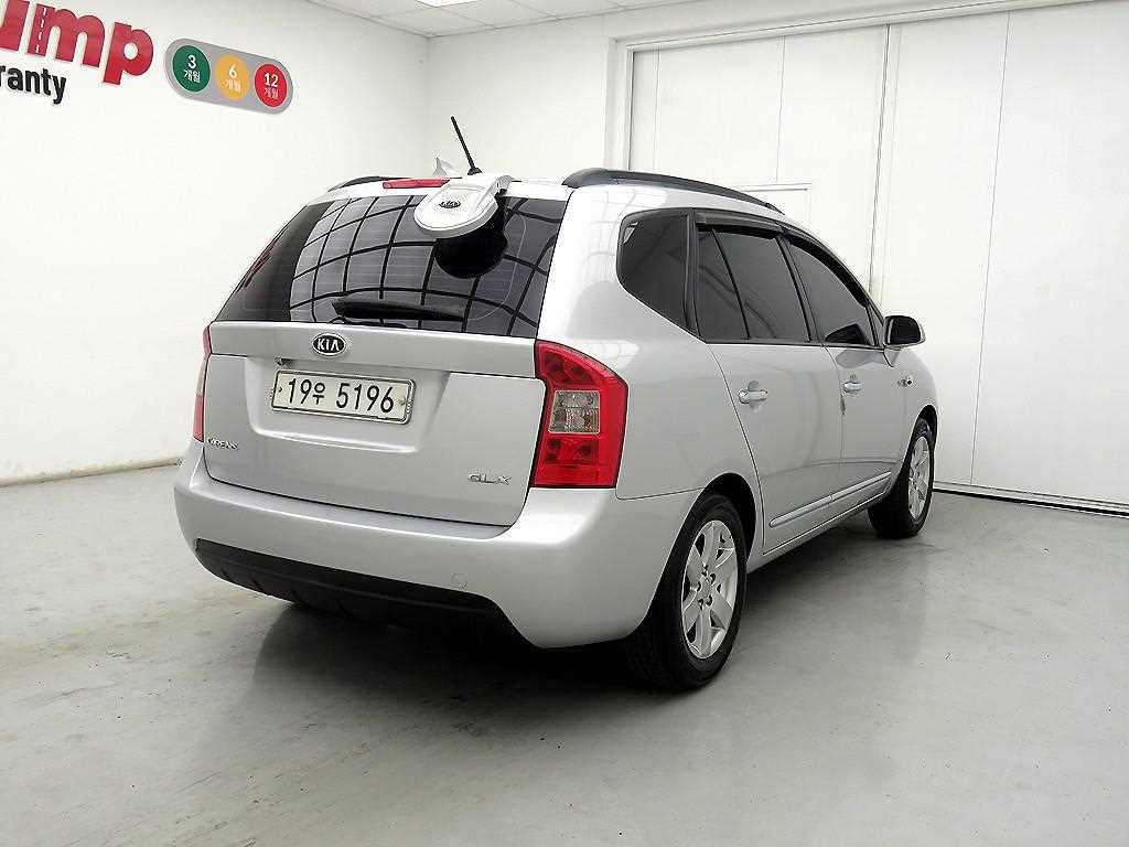 KIA Carens - Vista 4