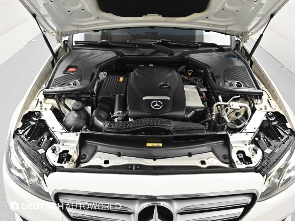 Mercedes Benz E class - Vista 6