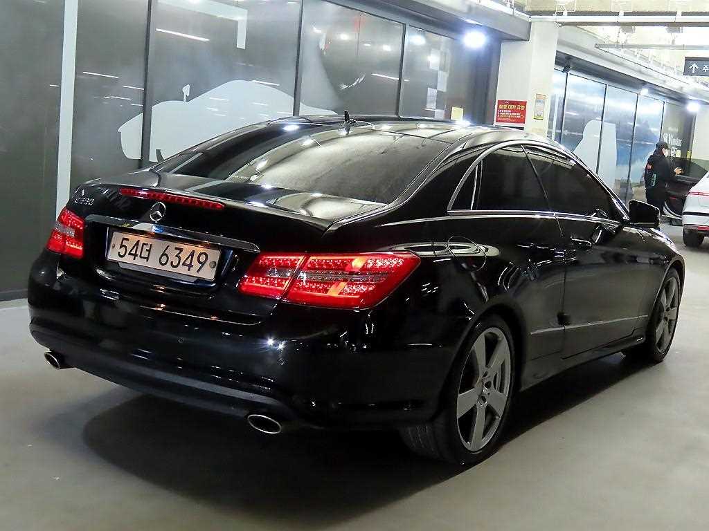 Mercedes Benz E class - Vista 4