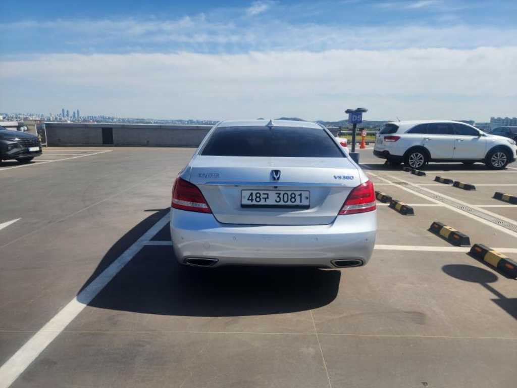 HYUNDAI Equus - Vista 7