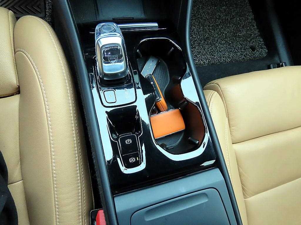 Volvo XC40 - Vista 10