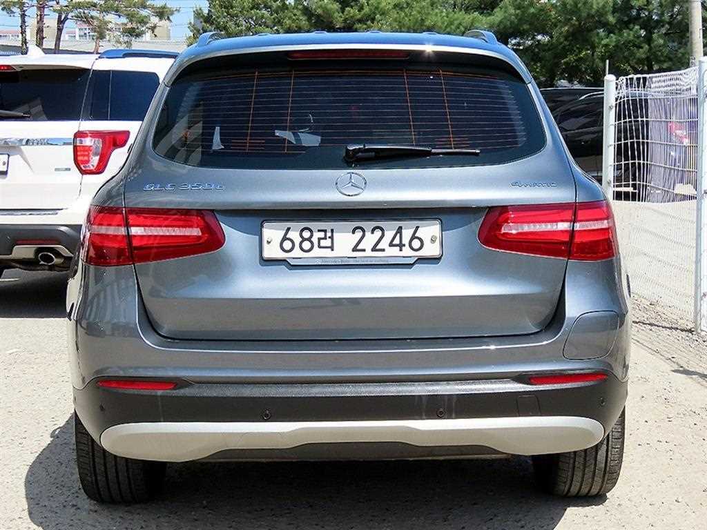 Mercedes Benz GLC Class - Vista 4