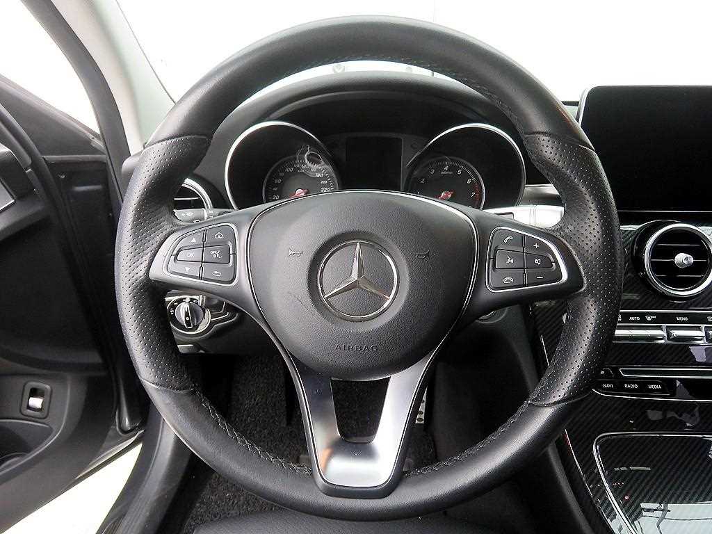 Mercedes Benz C Class - Vista 12