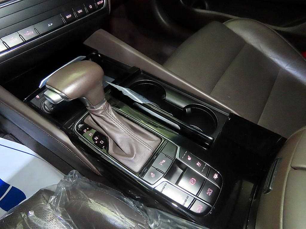KIA K7 - Vista 12