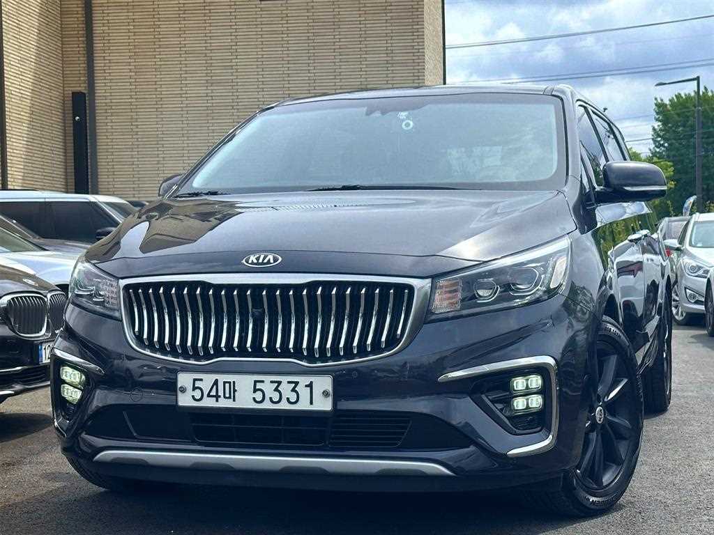 KIA Carnival - Vista 3