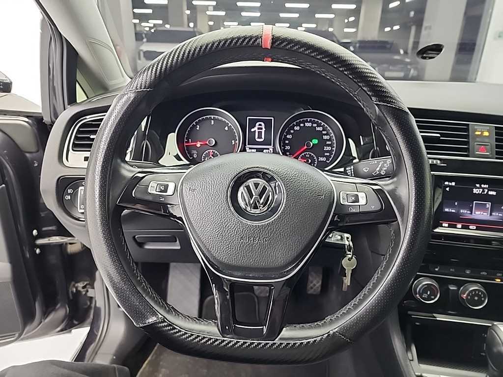 Volkswagen Golf - Vista 9
