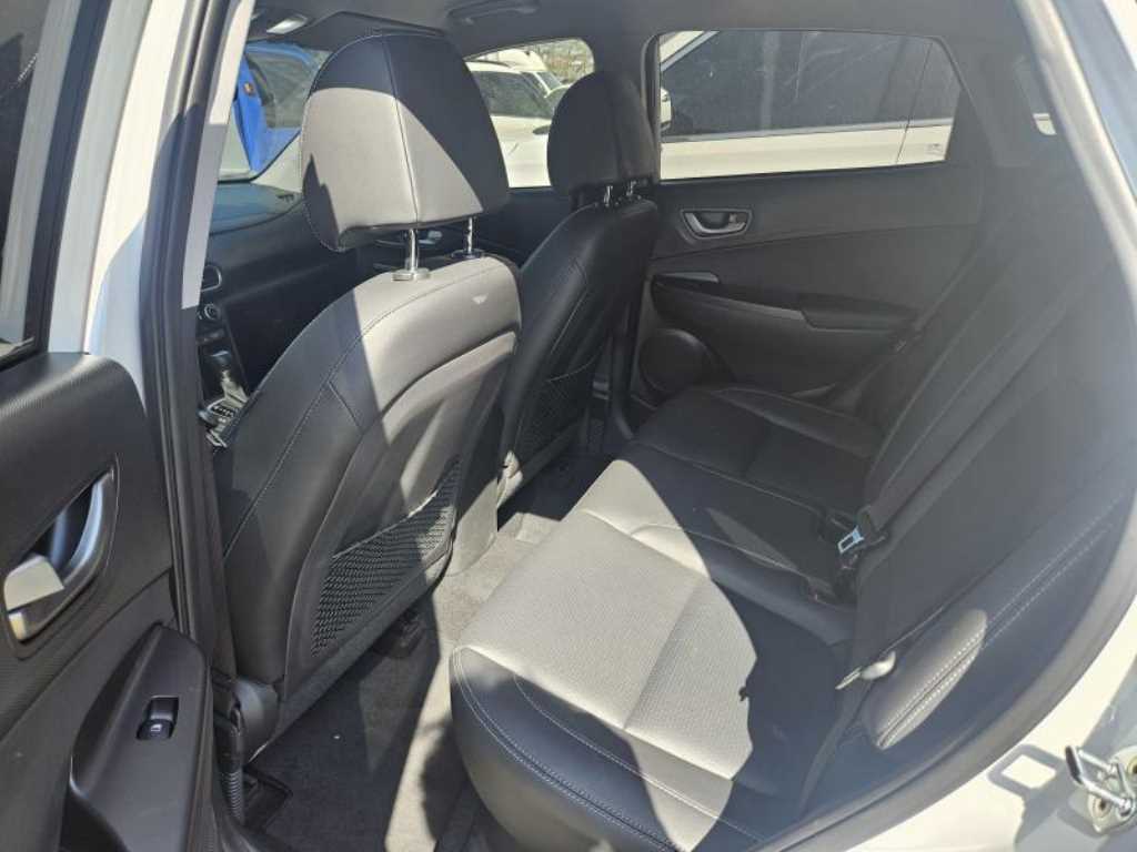 HYUNDAI Kona - Vista 10