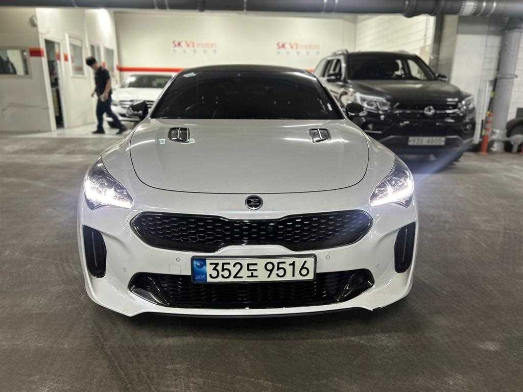KIA Stinger 2018 Blanco - Importación desde Corea - HF Imports Iquique - Foto 1