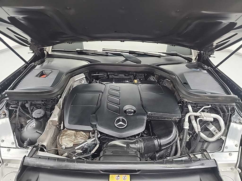 Mercedes Benz GLC Class - Vista 5