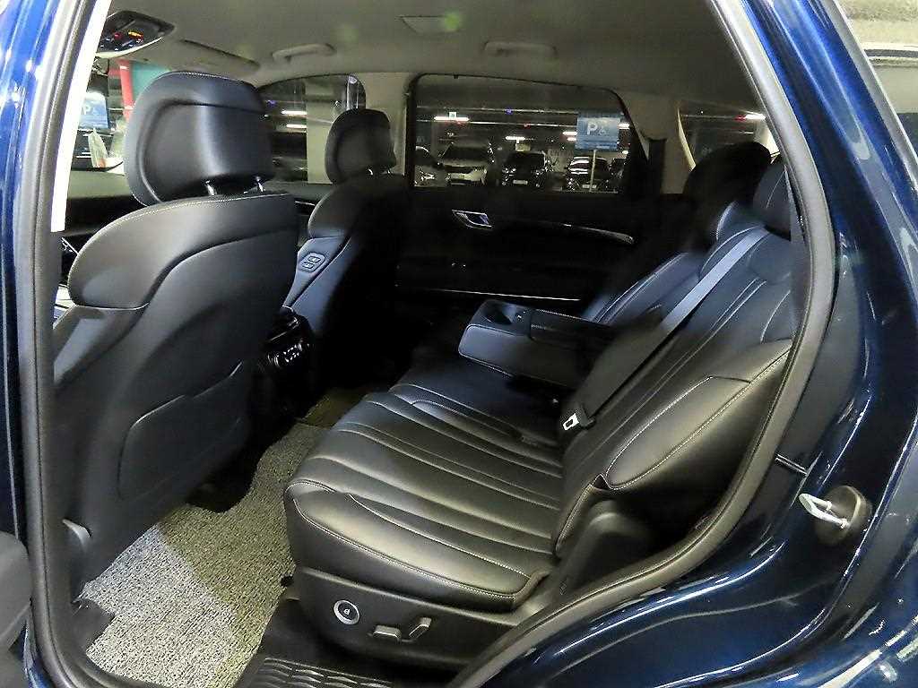 Genesis GV80 - Vista 7