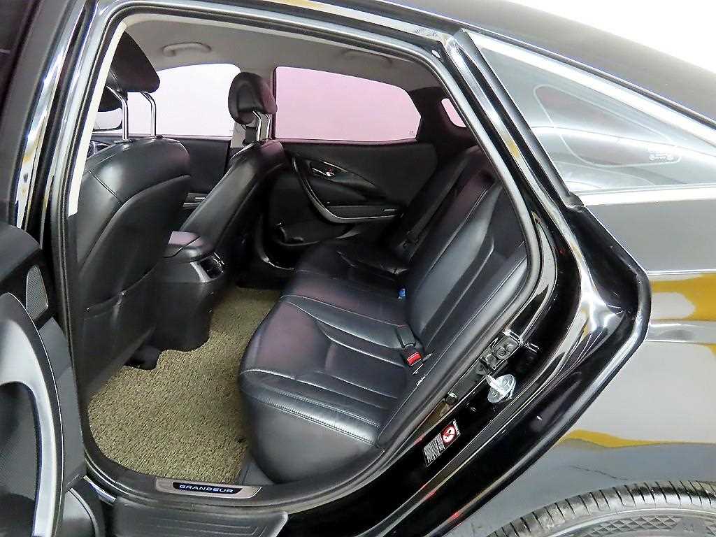 HYUNDAI Grandeur - Vista 6