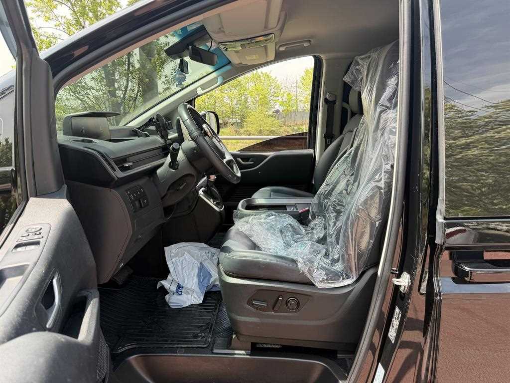 HYUNDAI Staria - Vista 10