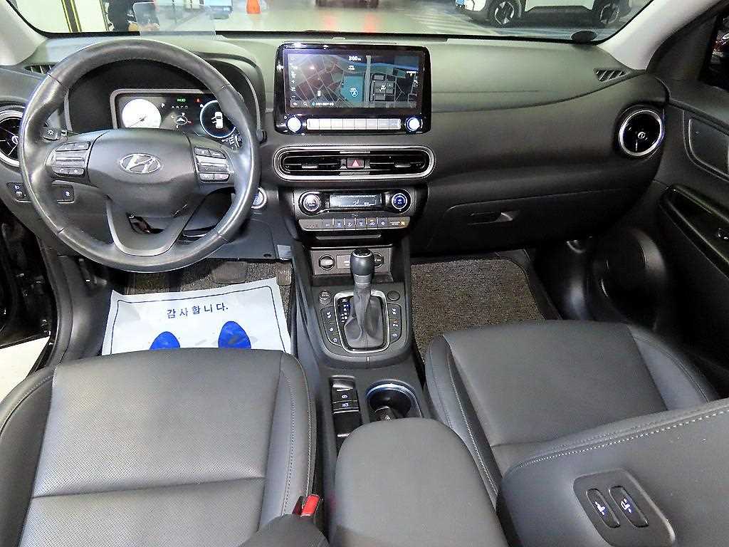 HYUNDAI Kona - Vista 10