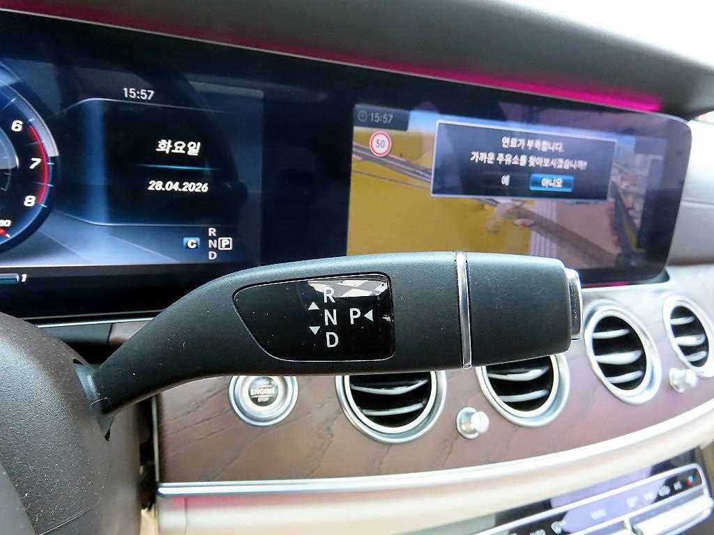 Mercedes Benz E class - Vista 11