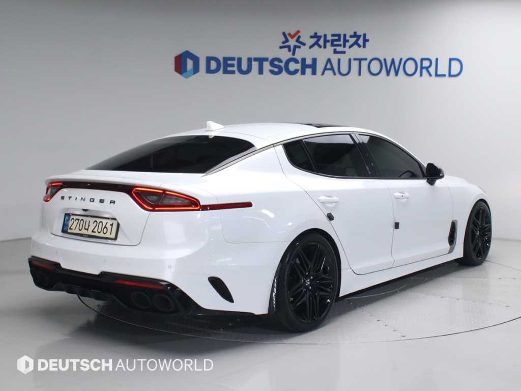 KIA Stinger - Vista 2