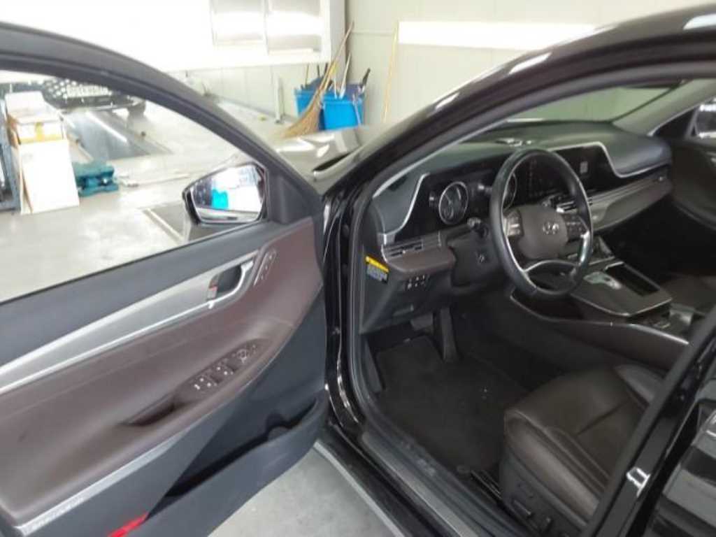 HYUNDAI Grandeur - Vista 9