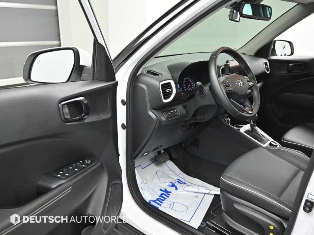 HYUNDAI Venue - Vista 11