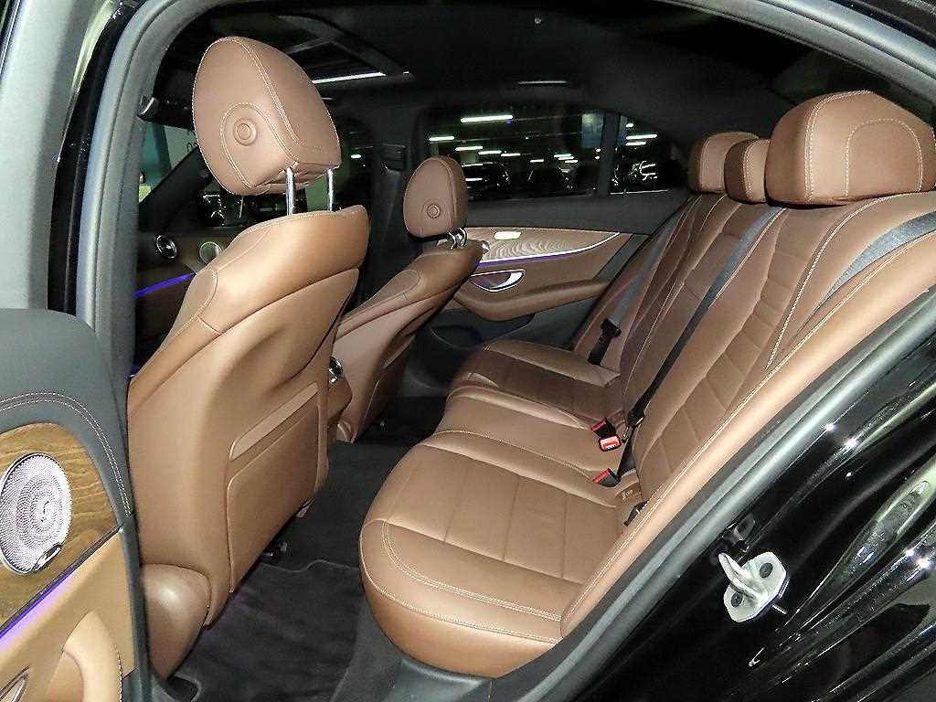 Mercedes Benz E class - Vista 7