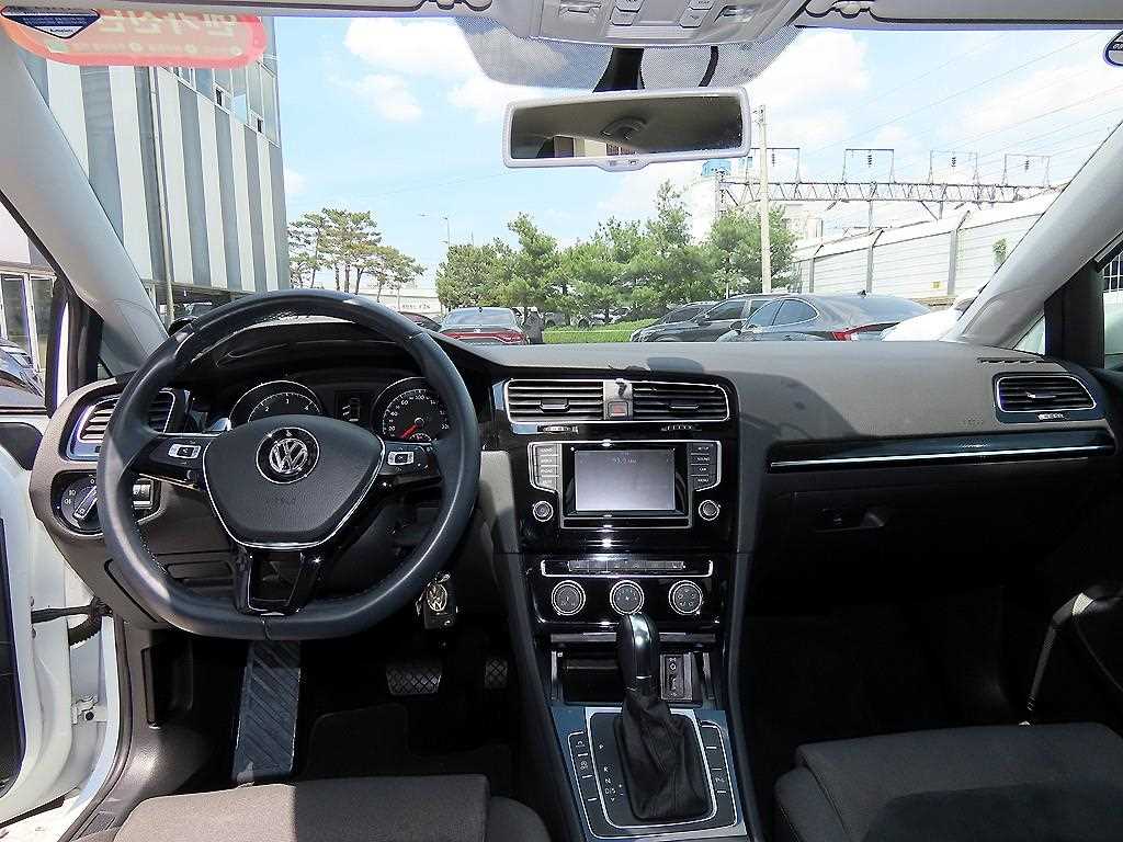 Volkswagen Golf - Vista 7