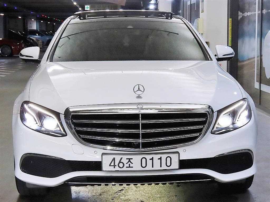 Mercedes Benz E class - Vista 2