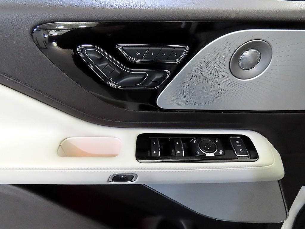 Lincoln Aviator - Vista 12