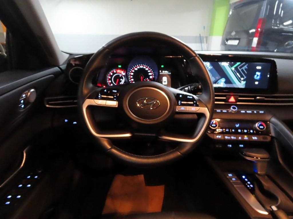 HYUNDAI Avante - Vista 7