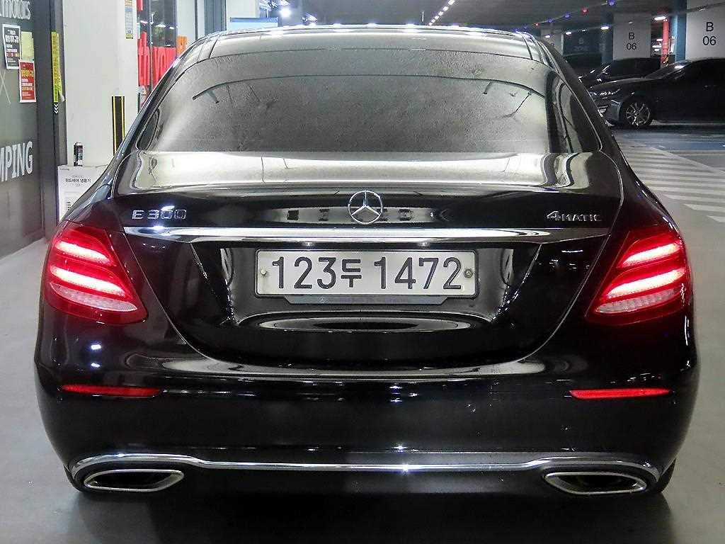 Mercedes Benz E class - Vista 5
