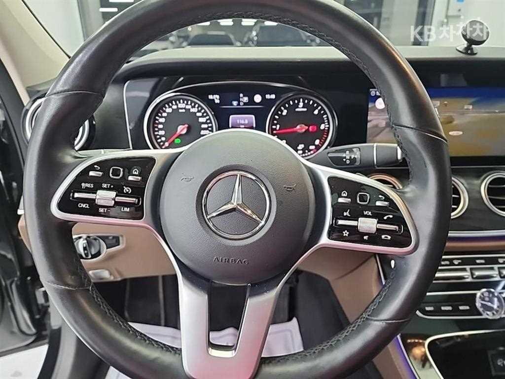Mercedes Benz E class - Vista 9